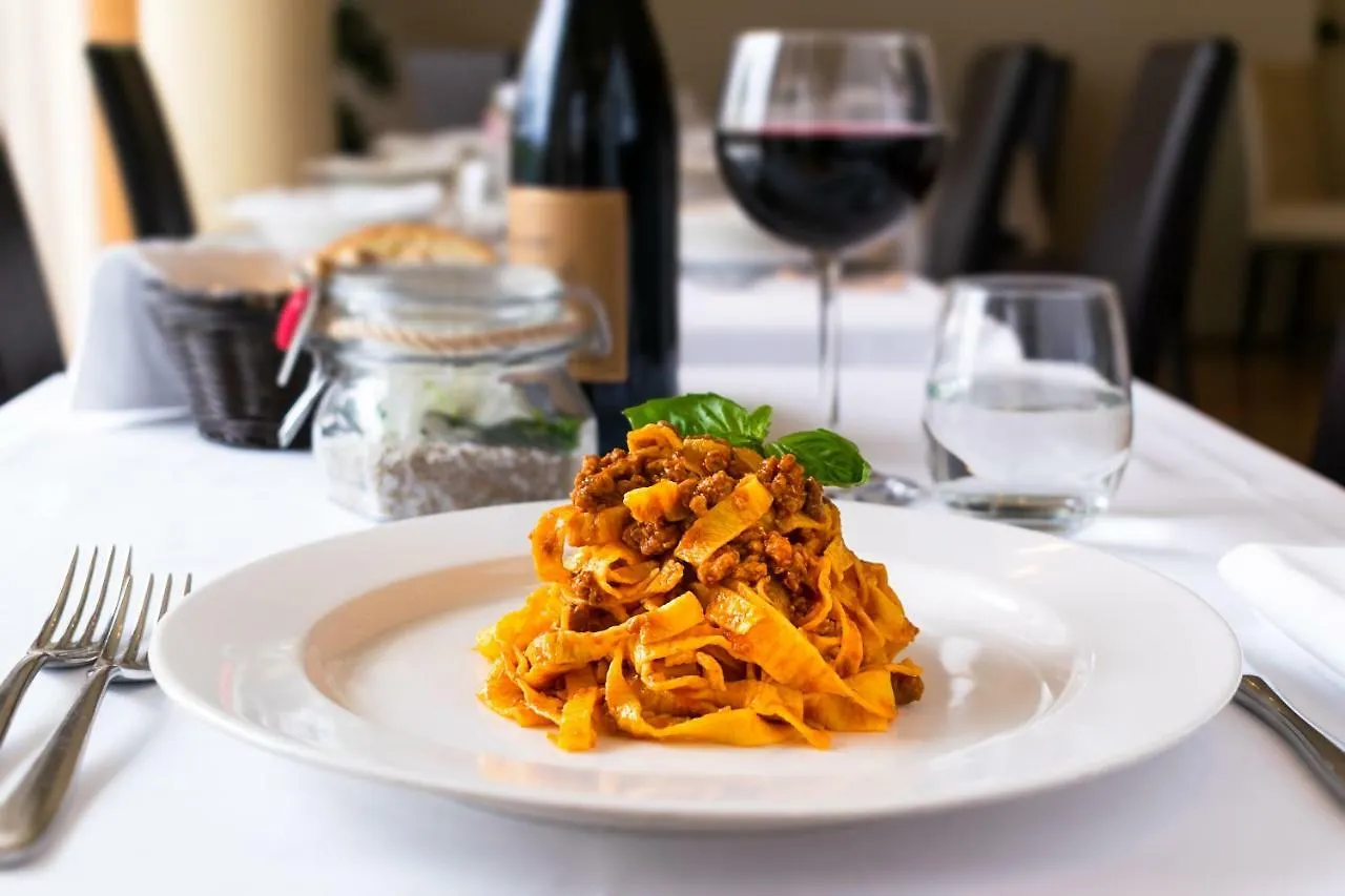 Grand Hotel Mattei Ravenna 4*,