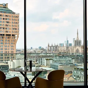 **** Отель Uptown Palace Италия